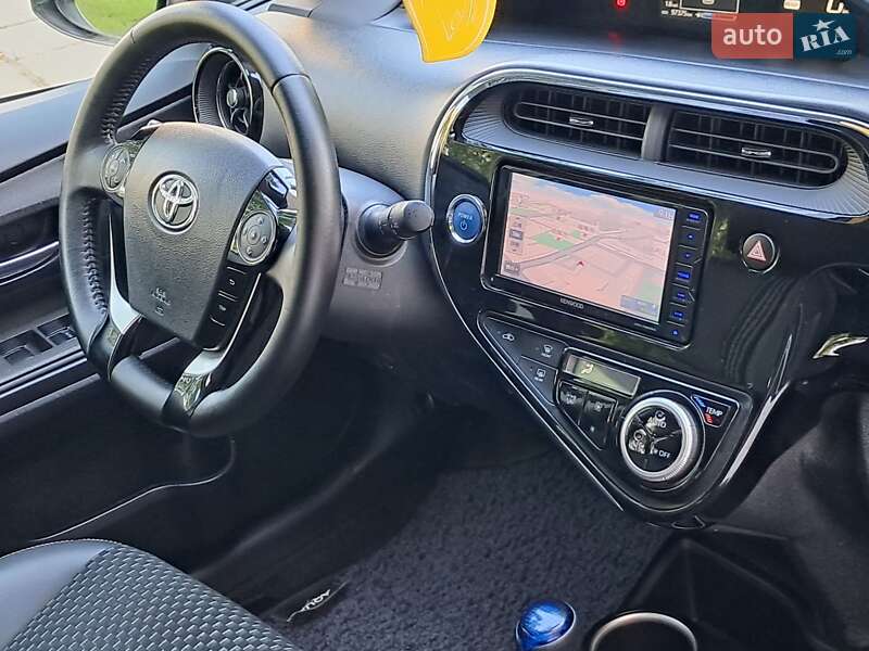 Хетчбек Toyota Aqua 2017 в Одесі