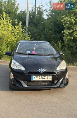 Хэтчбек Toyota Aqua 2015 в 