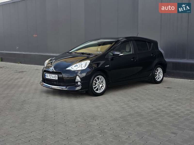Хетчбек Toyota Aqua 2013 в Києві