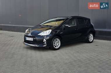 Хэтчбек Toyota Aqua 2013 в 