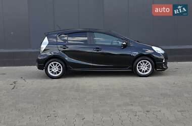 Хэтчбек Toyota Aqua 2013 в 