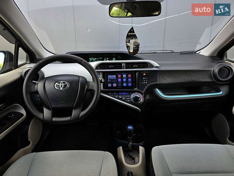Хетчбек Toyota Aqua 2013 в Києві