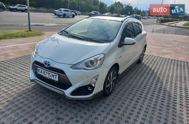 Хэтчбек Toyota Aqua 2015 в Киеве