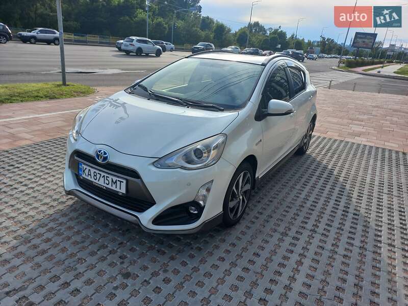 Toyota Aqua 2015