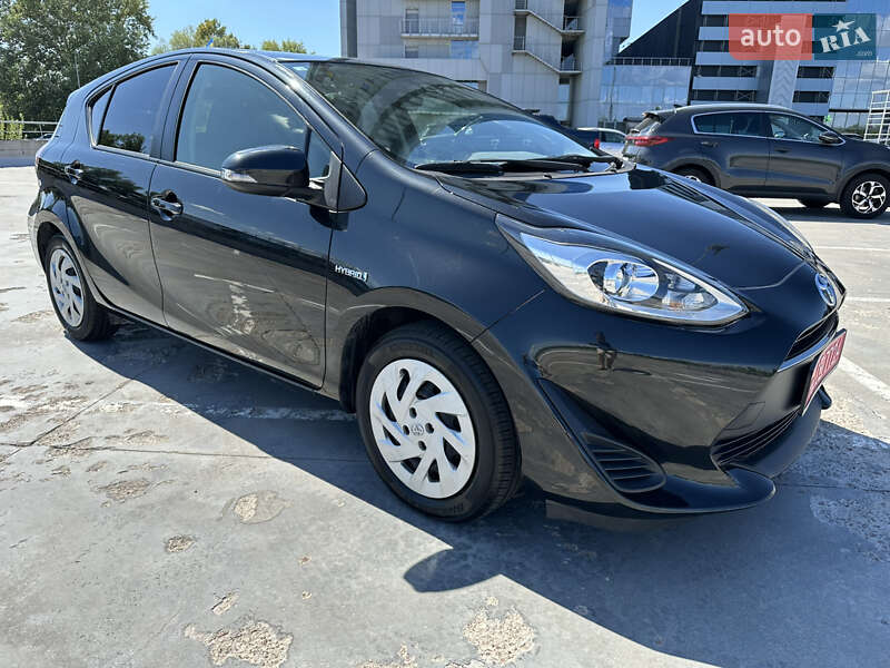 Хетчбек Toyota Aqua 2018 в Києві