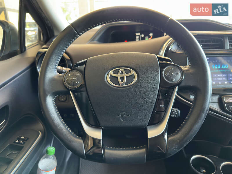 Хетчбек Toyota Aqua 2018 в Києві