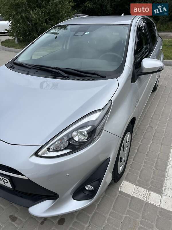 Хетчбек Toyota Aqua 2018 в Ірпені