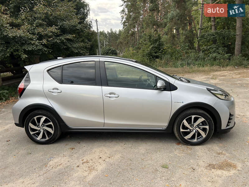Хэтчбек Toyota Aqua 2017 в Василькове
