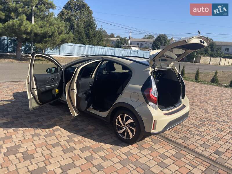 Хэтчбек Toyota Aqua 2017 в Черноморске