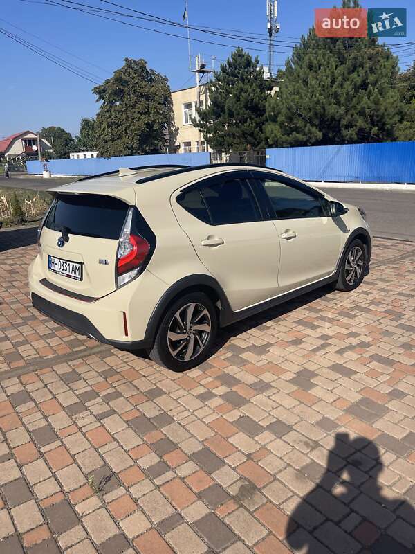 Хэтчбек Toyota Aqua 2017 в Черноморске