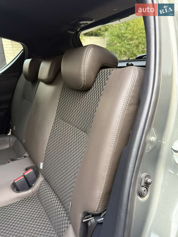 Хэтчбек Toyota Aqua 2020 в Одессе фото 95 Хэтчбек Toyota Aqua 2020 в Одессе