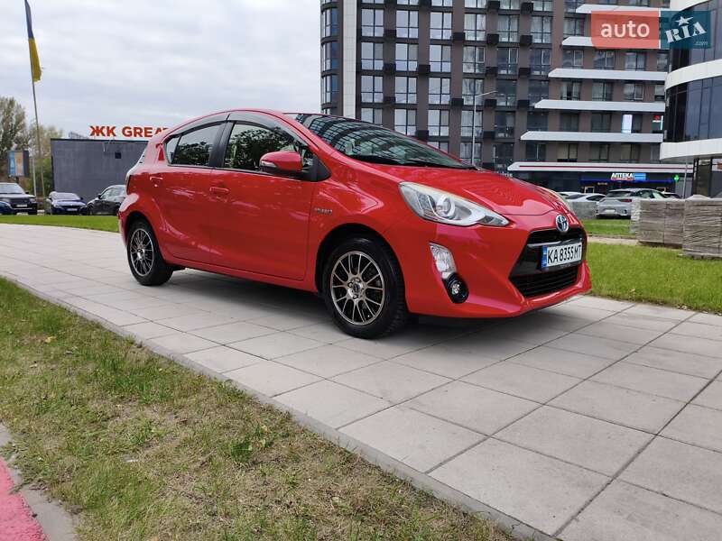 Хэтчбек Toyota Aqua 2016 в Киеве