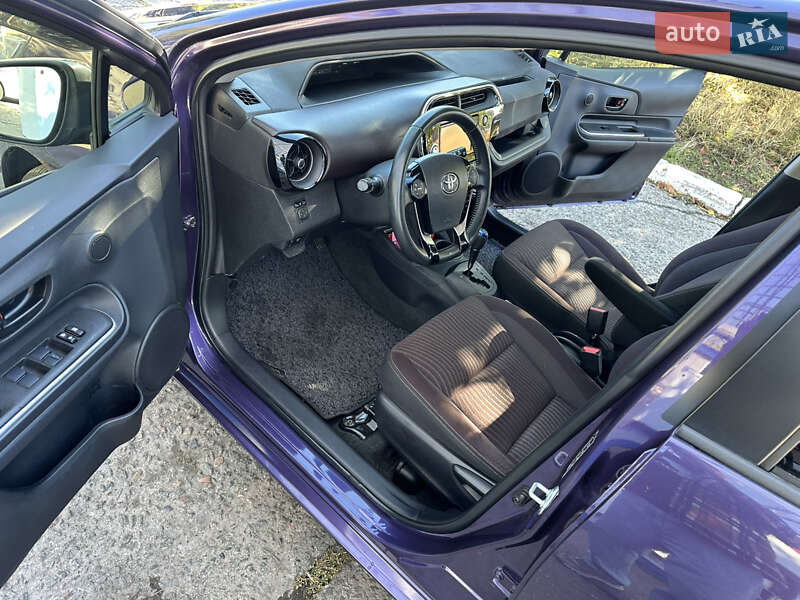 Хетчбек Toyota Aqua 2017 в Одесі