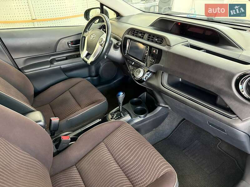 Хэтчбек Toyota Aqua 2015 в Киеве фото 26 Хэтчбек Toyota Aqua 2015 в Киеве