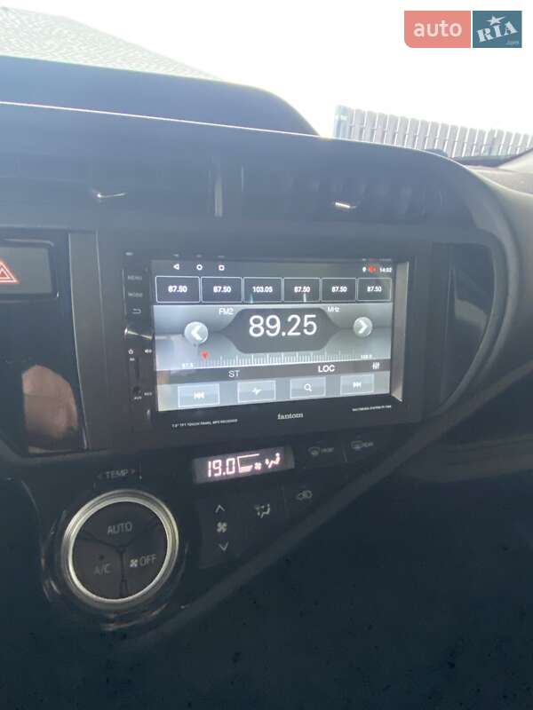 Хэтчбек Toyota Aqua 2015 в Киеве фото 10 Хэтчбек Toyota Aqua 2015 в Киеве