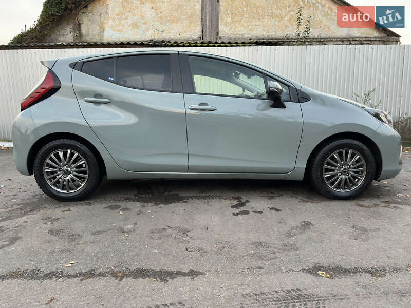 Хэтчбек Toyota Aqua 2022 в Киеве