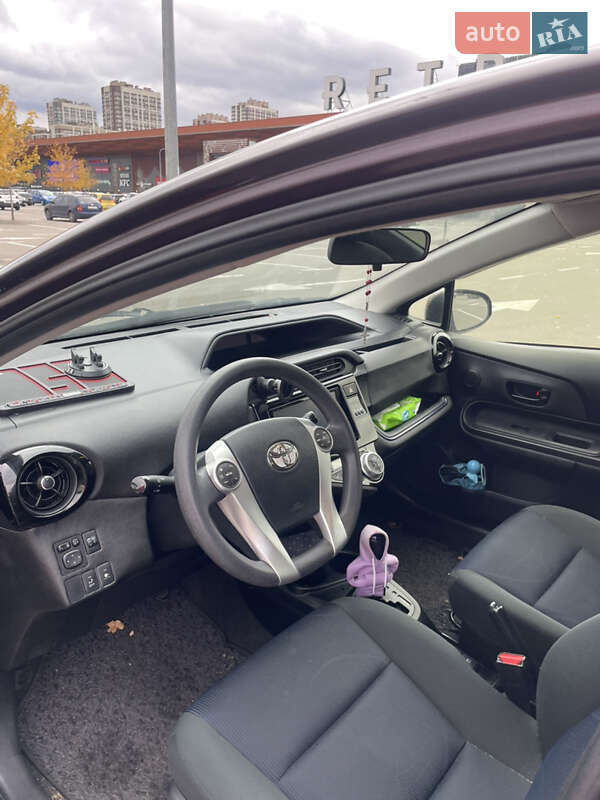 Хэтчбек Toyota Aqua 2015 в Киеве