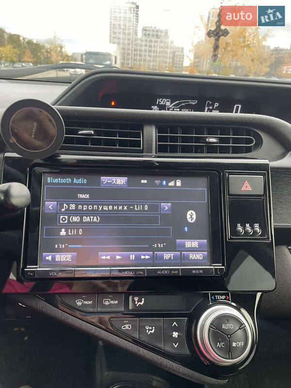 Хэтчбек Toyota Aqua 2015 в Киеве