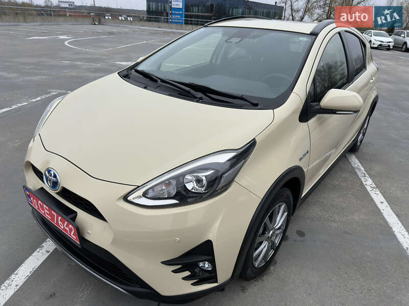 Хэтчбек Toyota Aqua 2019 в Киеве фото 6 Хэтчбек Toyota Aqua 2019 в Киеве