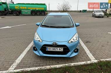 Хэтчбек Toyota Aqua 2015 в Измаиле