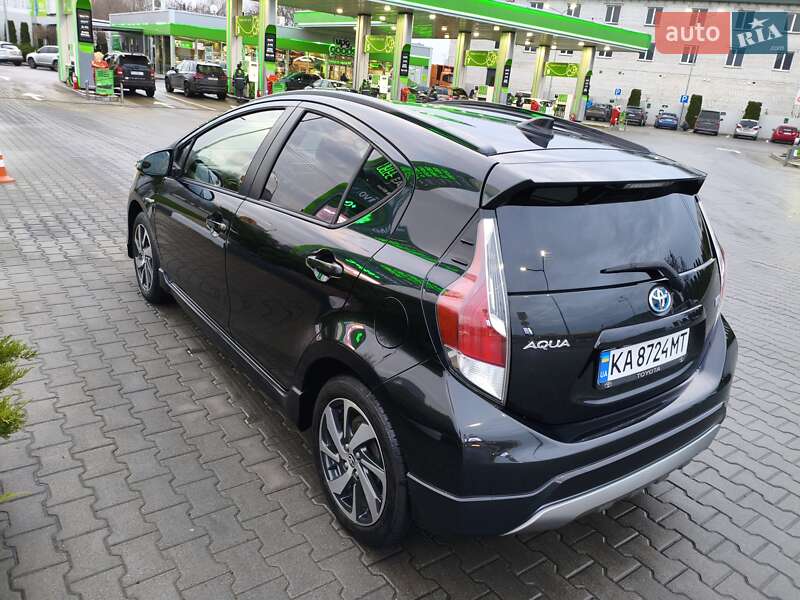 Хэтчбек Toyota Aqua 2015 в Киеве фото 10 Хэтчбек Toyota Aqua 2015 в Киеве