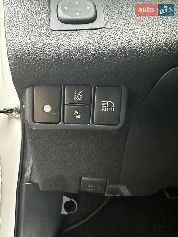 Хэтчбек Toyota Aqua 2020 в Киеве фото 54 Хэтчбек Toyota Aqua 2020 в Киеве