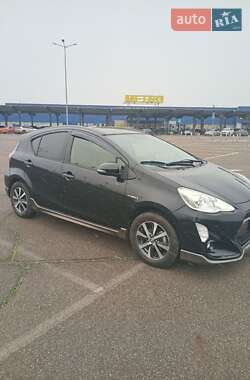 Хэтчбек Toyota Aqua 2015 в Кривом Роге