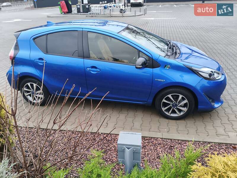 Хетчбек Toyota Aqua 2020 в Києві