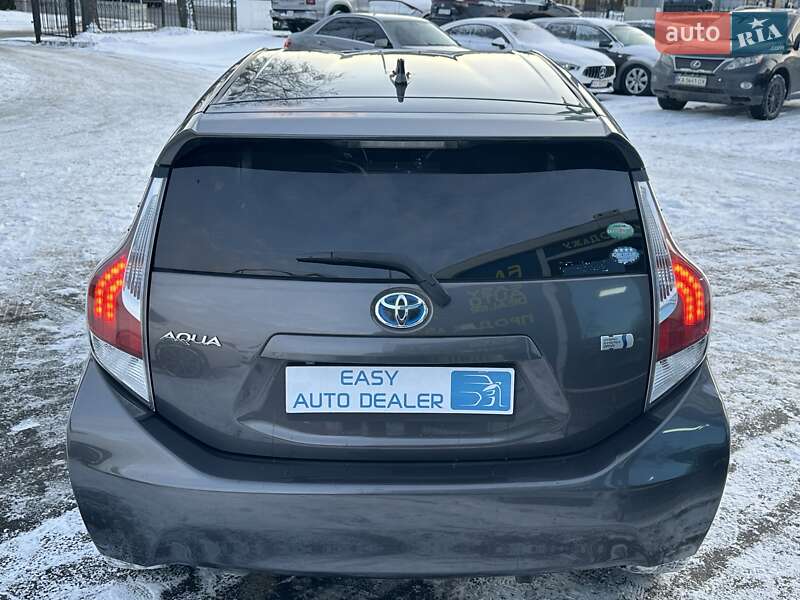 Хетчбек Toyota Aqua 2015 в Києві