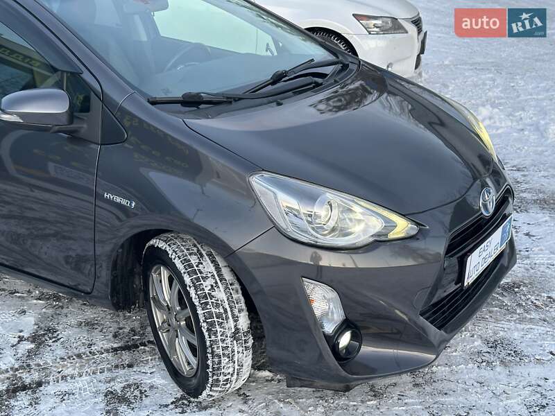 Хетчбек Toyota Aqua 2015 в Києві