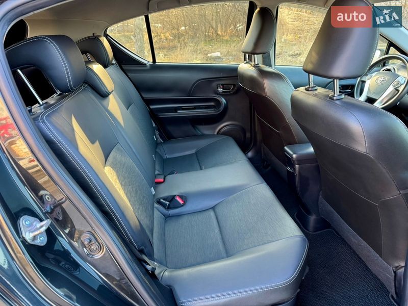 Хэтчбек Toyota Aqua 2015 в Киеве