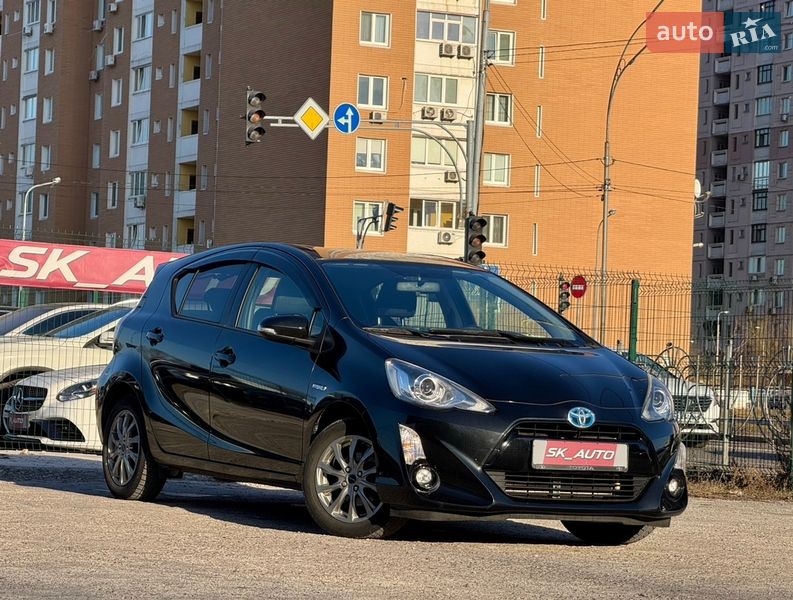 Хэтчбек Toyota Aqua 2015 в Киеве