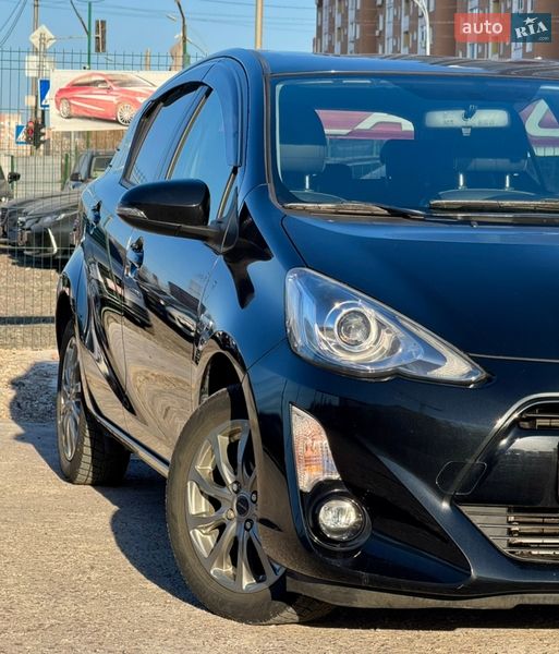 Хэтчбек Toyota Aqua 2015 в Киеве