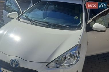 Хэтчбек Toyota Aqua 2015 в Киеве