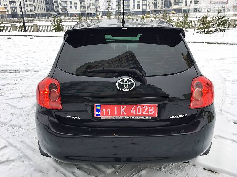 Хэтчбек Toyota Auris 2009 в Ивано-Франковске