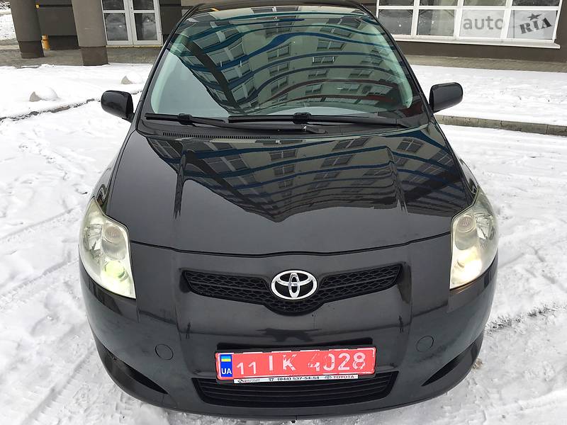 Хэтчбек Toyota Auris 2009 в Ивано-Франковске