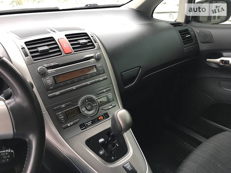 Хэтчбек Toyota Auris 2009 в Ивано-Франковске