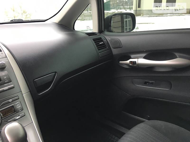 Хэтчбек Toyota Auris 2009 в Ивано-Франковске