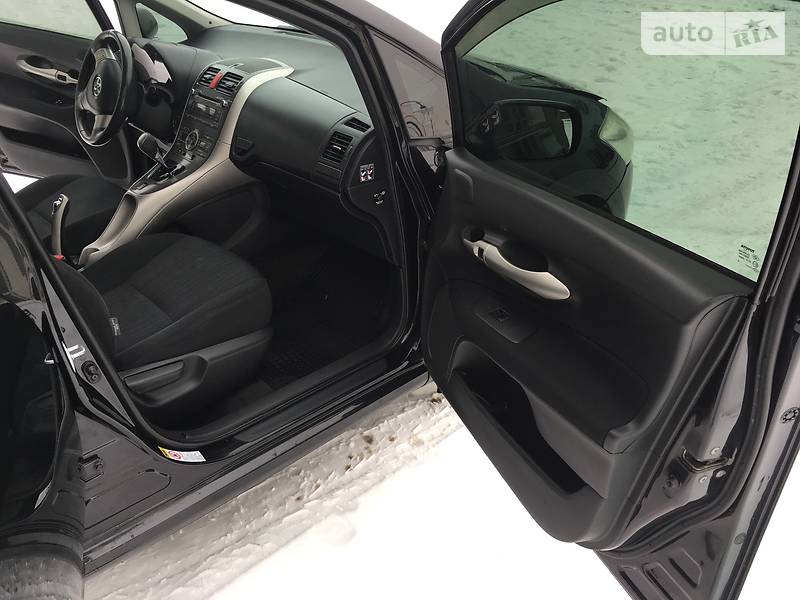 Хэтчбек Toyota Auris 2009 в Ивано-Франковске