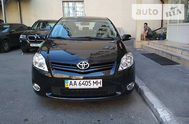 Хэтчбек Toyota Auris 2011 в Киеве