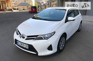 Хэтчбек Toyota Auris 2014 в Луцке