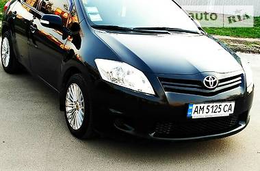 Хэтчбек Toyota Auris 2011 в Житомире