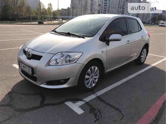Хетчбек Toyota Auris 2007 в 