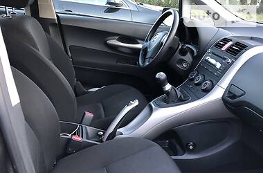 Хэтчбек Toyota Auris 2008 в 