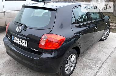 Хетчбек Toyota Auris 2008 в Сумах