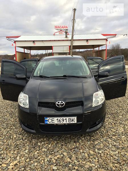 Хетчбек Toyota Auris 2007 в Сторожинці