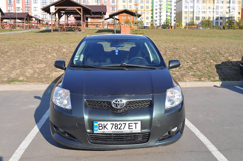 Хетчбек Toyota Auris 2008 в Рівному