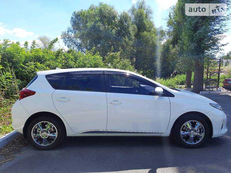 Хетчбек Toyota Auris 2013 в Києві фото 12 Хетчбек Toyota Auris 2013 в Києві