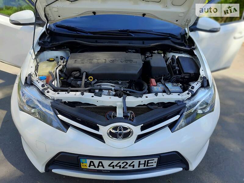 Хетчбек Toyota Auris 2013 в Києві фото 20 Хетчбек Toyota Auris 2013 в Києві