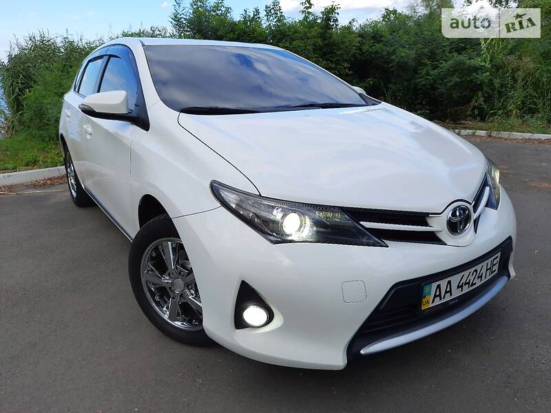 Хетчбек Toyota Auris 2013 в Києві фото 24 Хетчбек Toyota Auris 2013 в Києві
